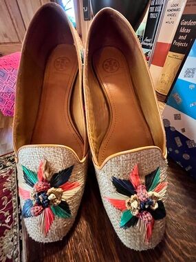 Tory Burch Raffia and Leather Geraldine Flats - Size 8.5